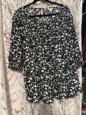 Terra & Sky Black and White Floral-Print Peasant Tunic